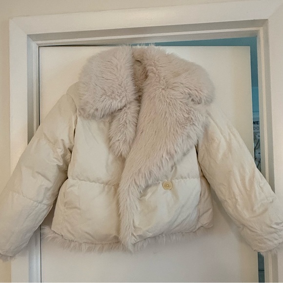 Banana Republic Reversible Cream Faux Fur Coat - Picture 4 of 5